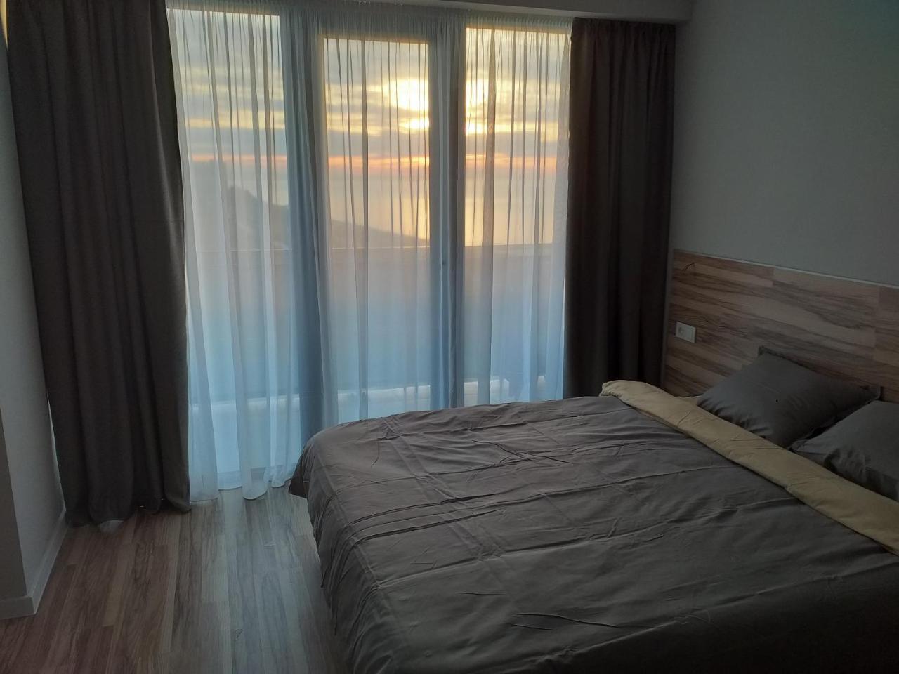 Batumi Beach Tower Екстер'єр фото