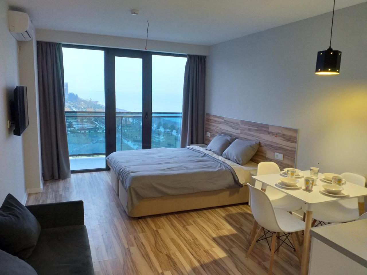 Batumi Beach Tower Екстер'єр фото