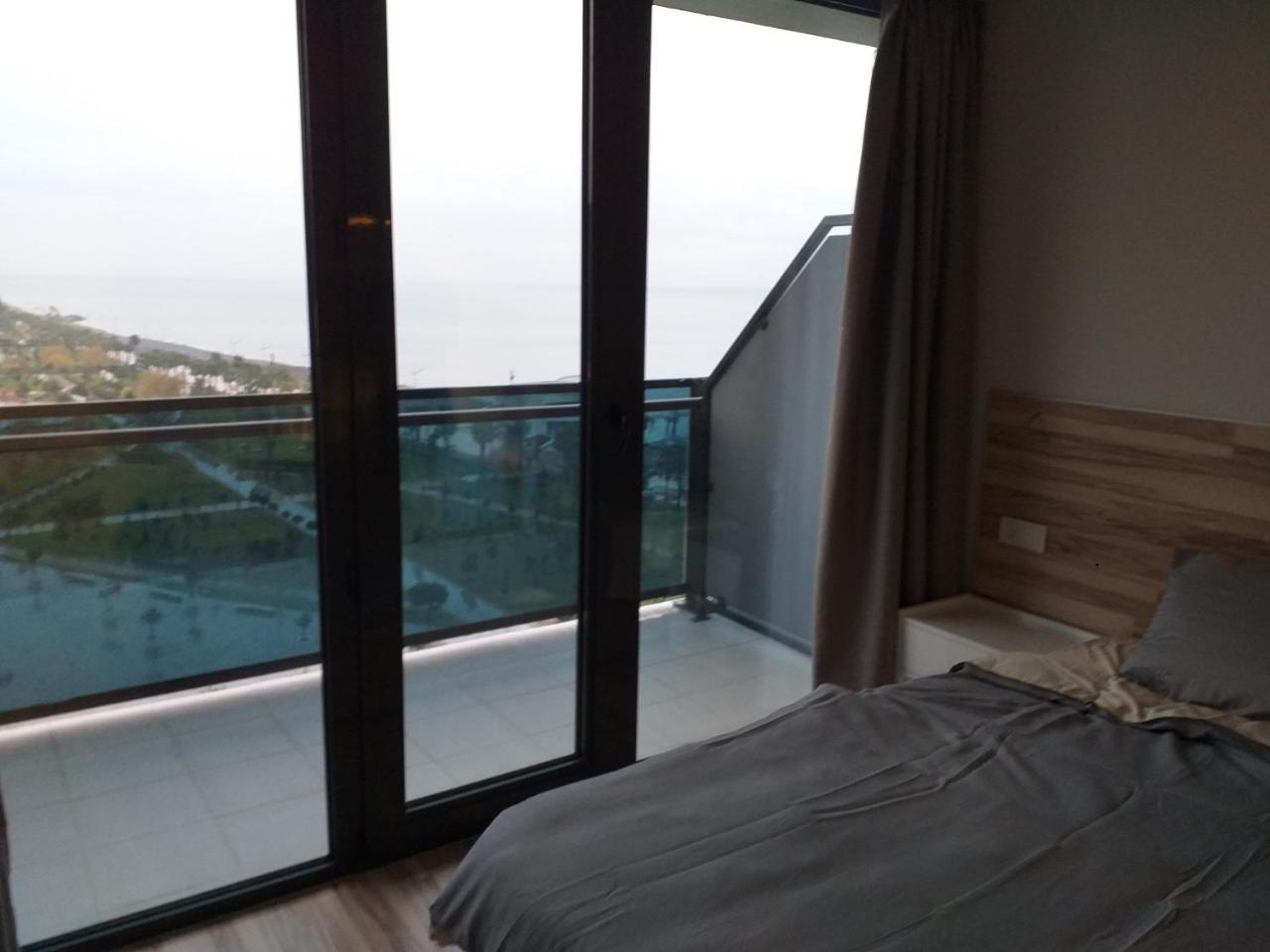 Batumi Beach Tower Екстер'єр фото