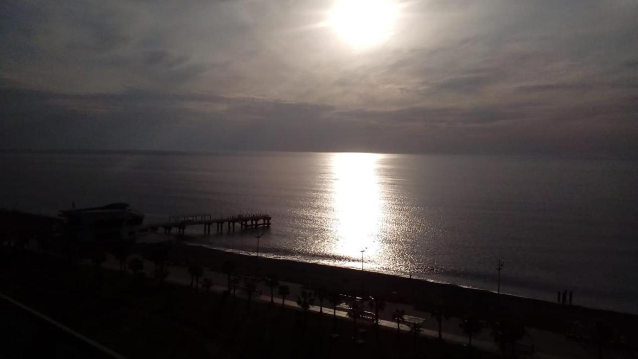 Batumi Beach Tower Екстер'єр фото