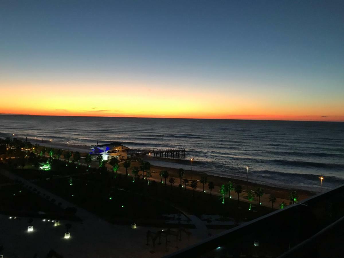 Batumi Beach Tower Екстер'єр фото
